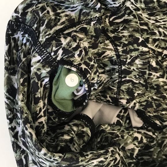 LULULEMON Wunder Under Crop SOLE W/ LOS ANGELES - Picture 4 of 9